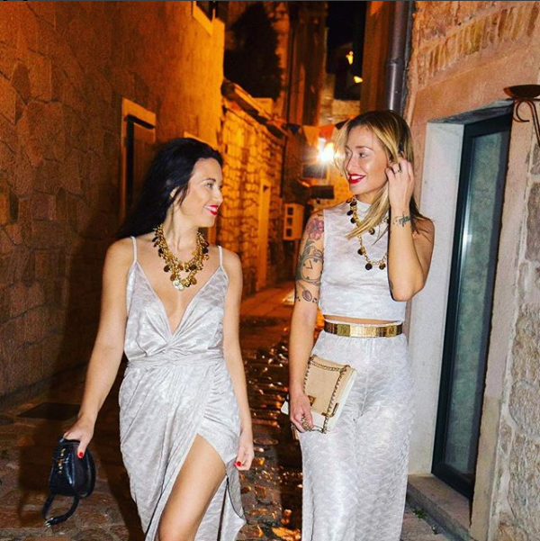 Dress Thms Gold + Trousers Esmer Gold